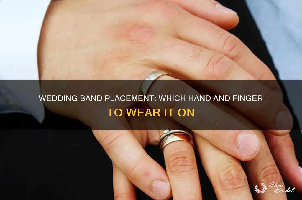 what side does a wedding band go on
