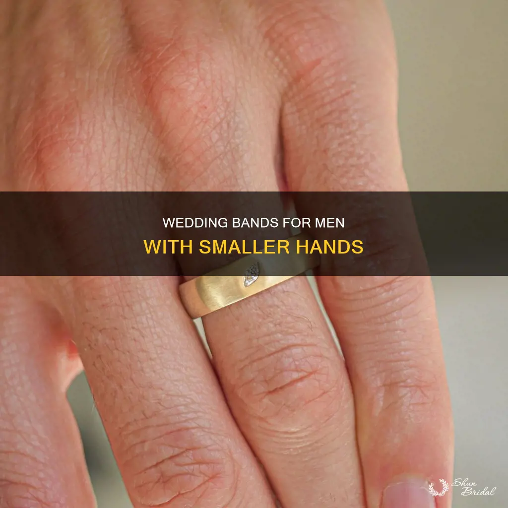 what size wedding ring man with small hands