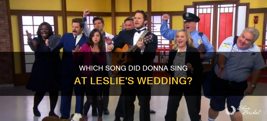 what song does donna sing at leslie