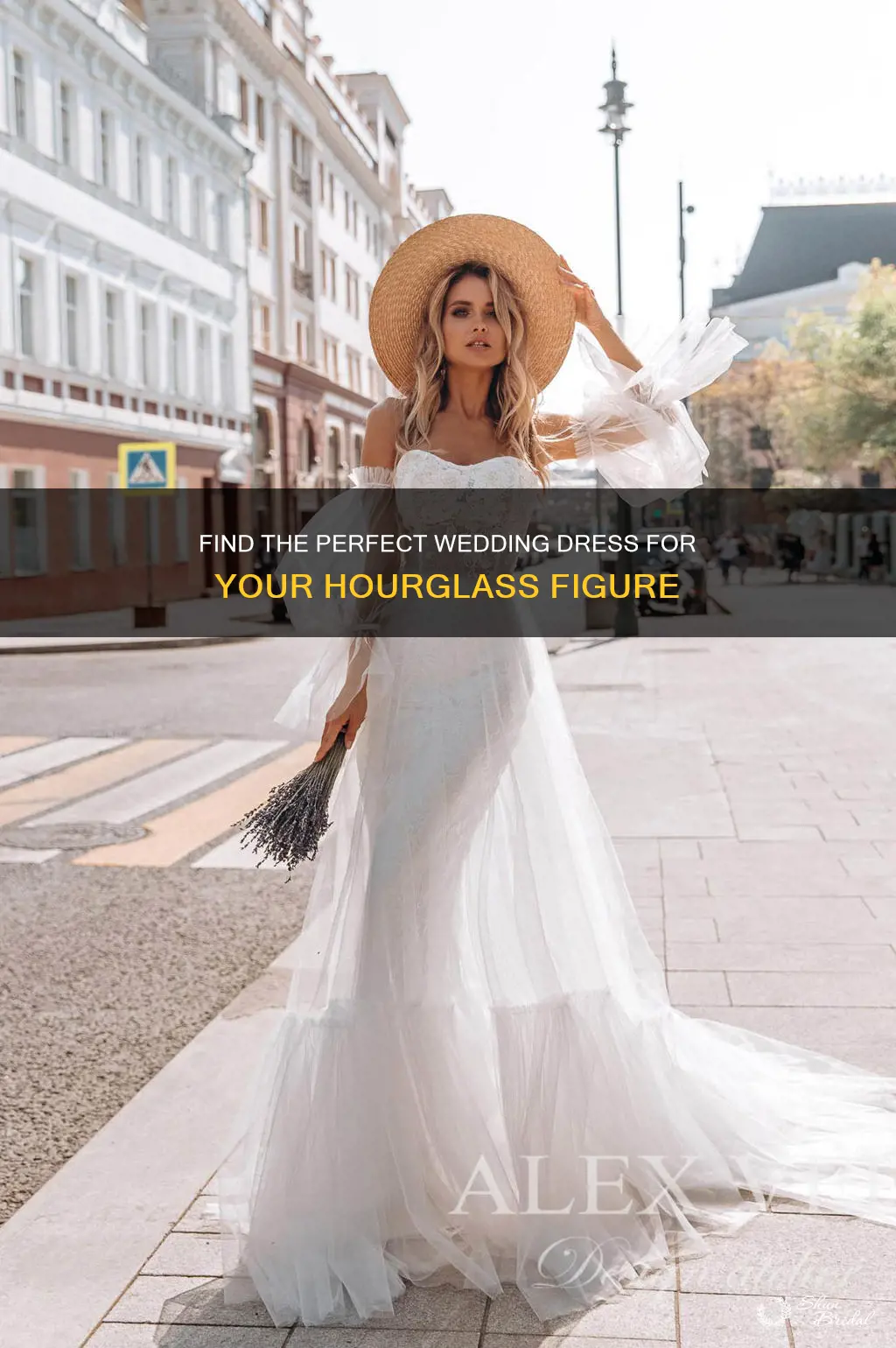 what style wedding dress suits an hourglass figure