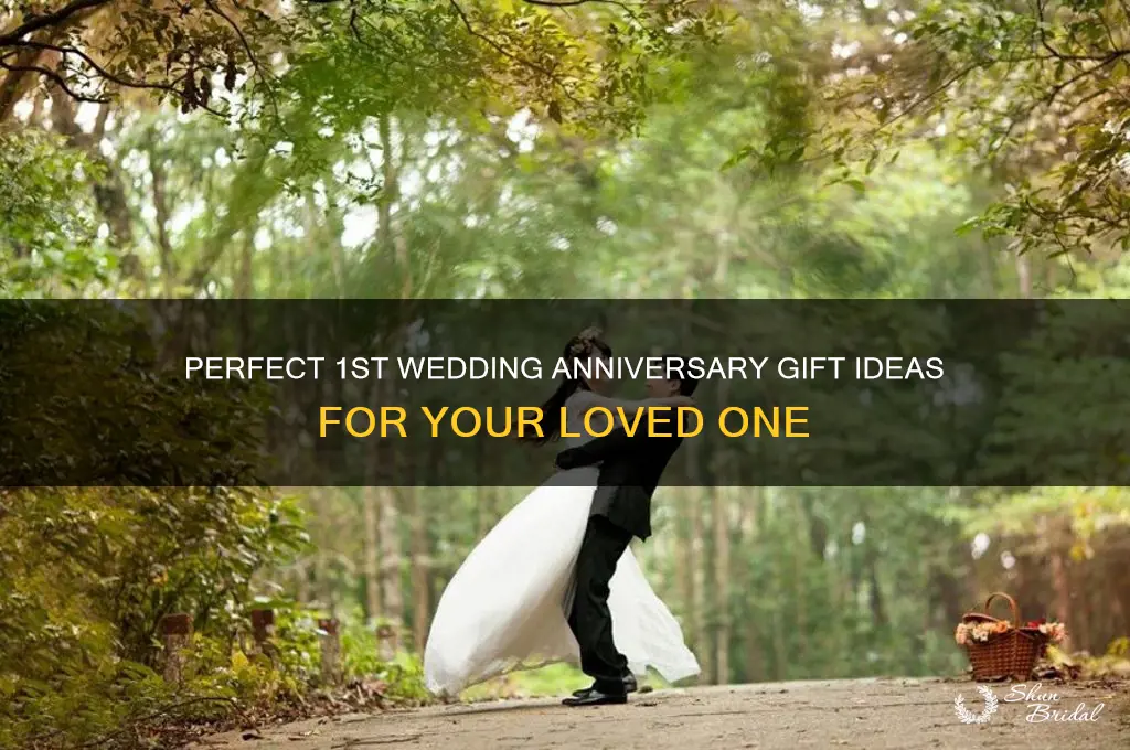 what to buy 1 year wedding anniversary
