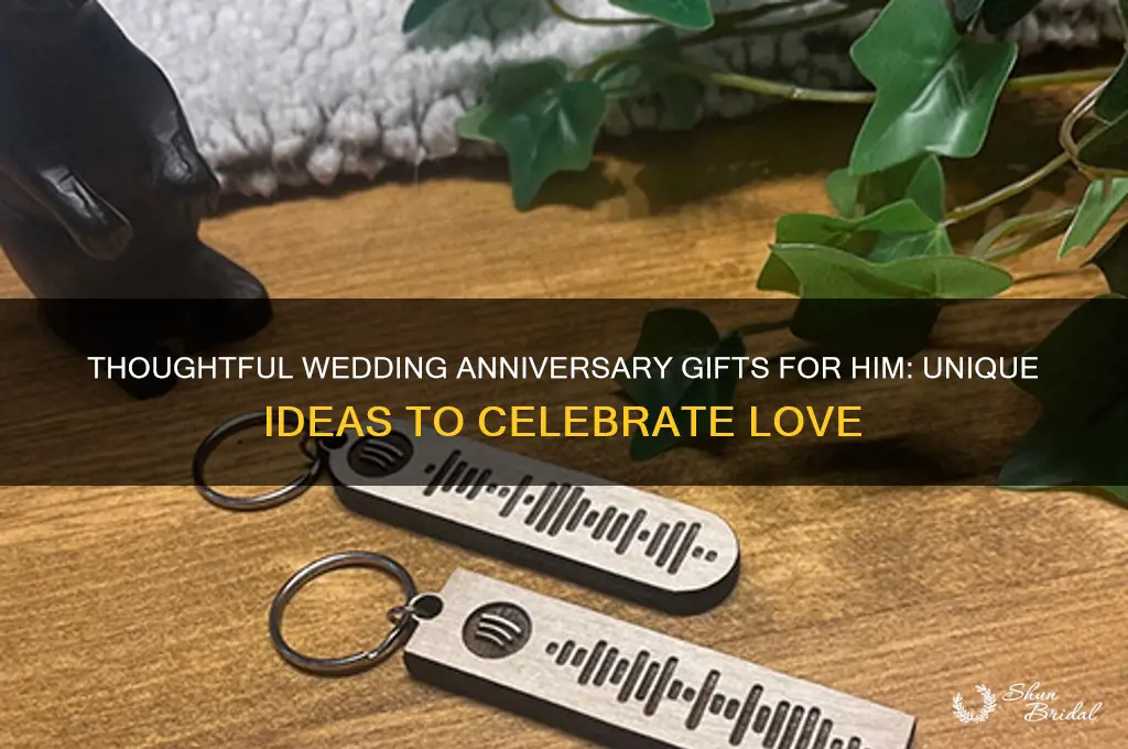what to buy a guy for wedding anniversary