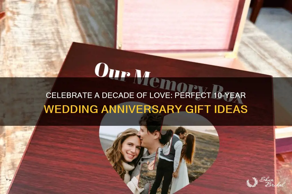 what to buy for a 10 year wedding anniversary gift