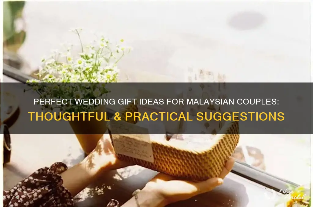 what to buy for wedding gift malaysia