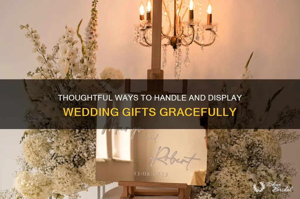 what to do with gifts at wedding