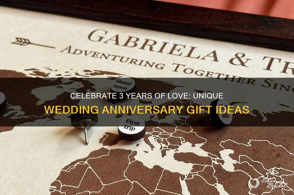 what to get for 3 year wedding anniversary
