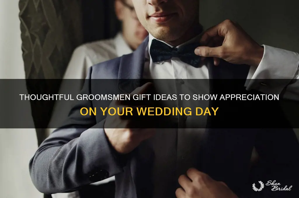 what to get groomsmen for wedding gift
