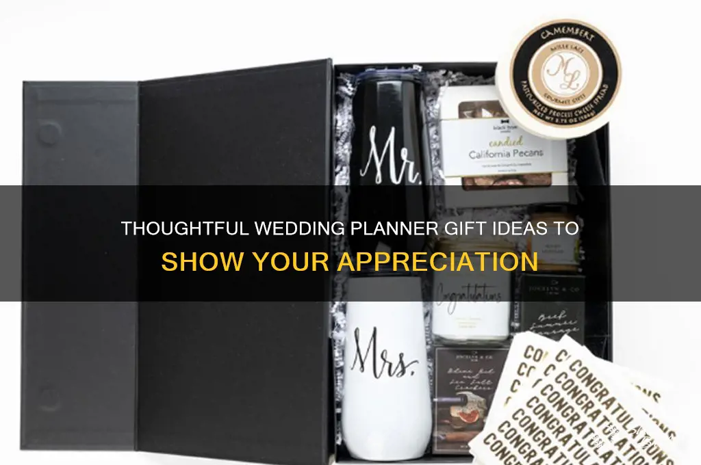 what to get your wedding planner as a gift