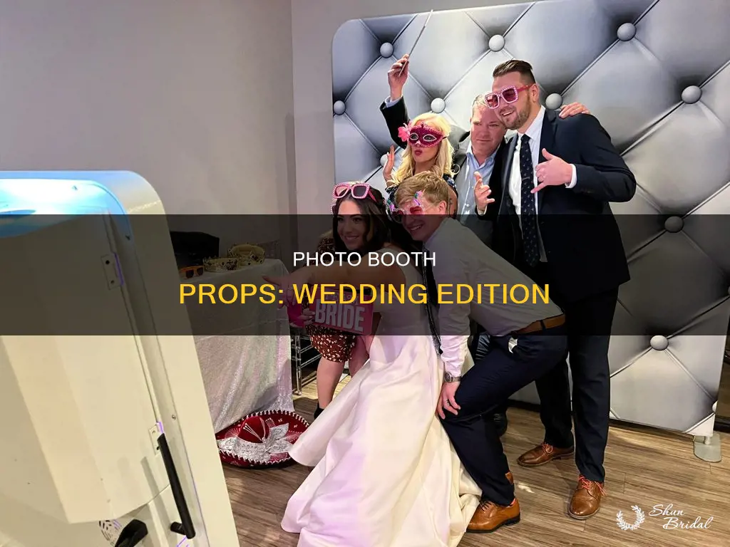 what to place on photo booth wedding