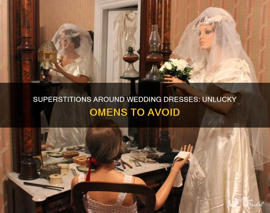 what was considered unlucky in regard to the wedding dress