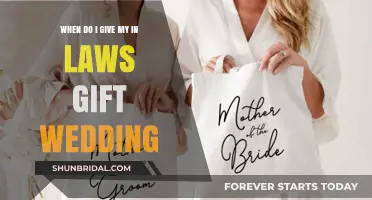 When to Give Wedding Gifts to Your In-Laws: A Guide