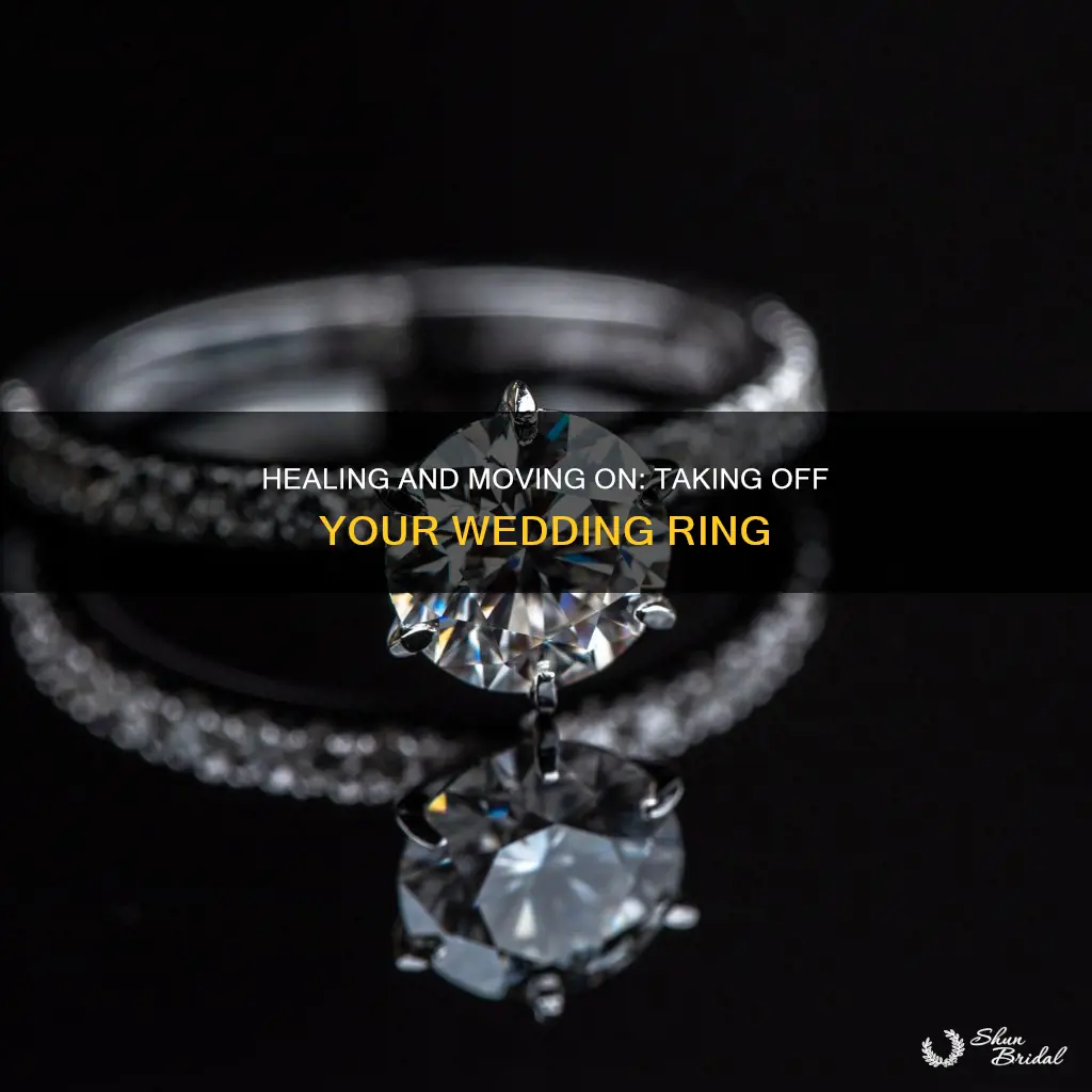 when do you take off your wedding ring divorce