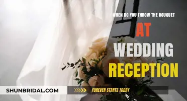 Bouquet Toss: The Perfect Time at Your Reception