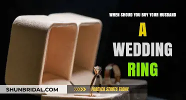 Wedding Rings: When to Gift Your Husband