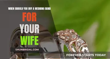 Wedding Bands: When to Buy for Your Wife