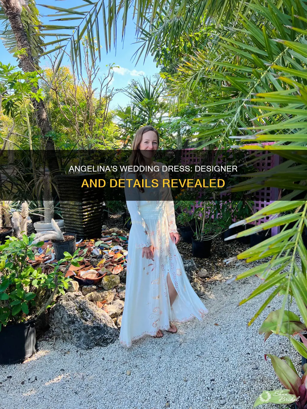where did angelina get her wedding dress