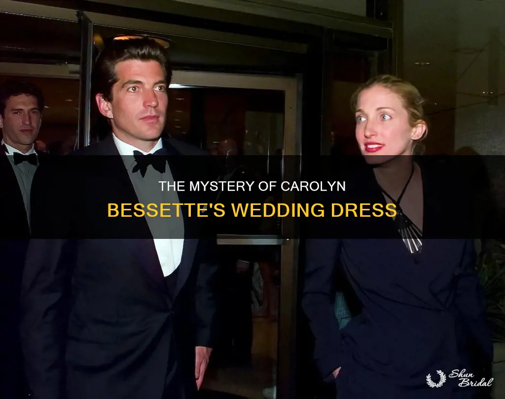 where is carolyn bessette wedding dress