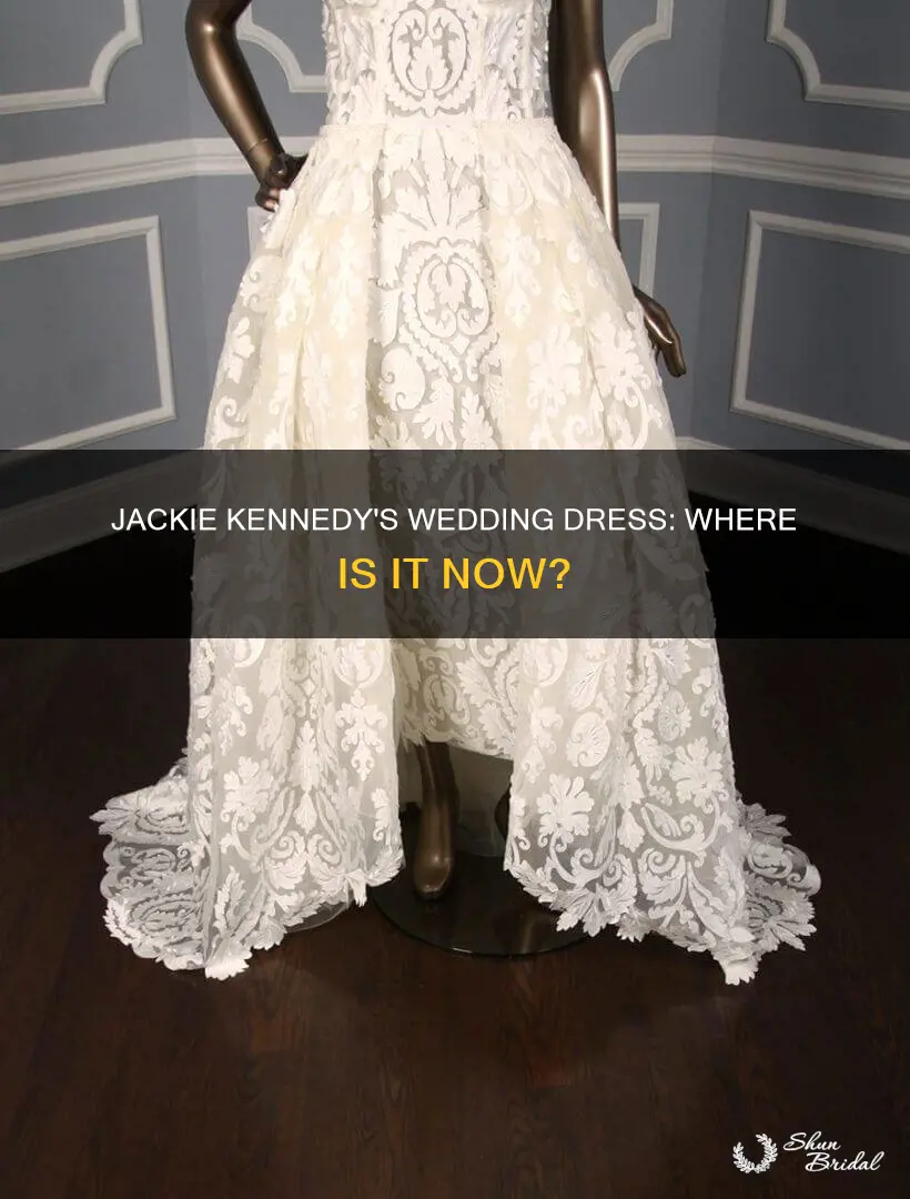 where is jackie kennedy wedding dress