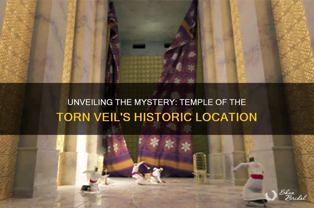 where was the tmeple with the tooren veil locatied