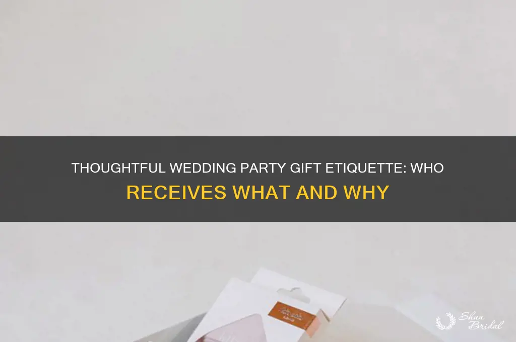 which members of the wedding party get gifts