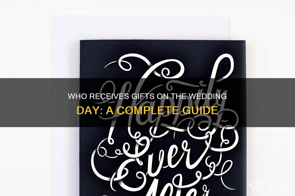who gets a gift on wedding day