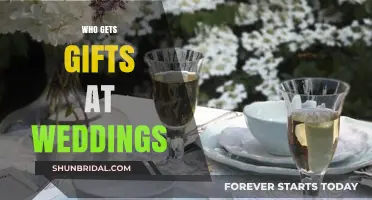 Who Receives Wedding Gifts? A Guide to Thoughtful Gifting Etiquette