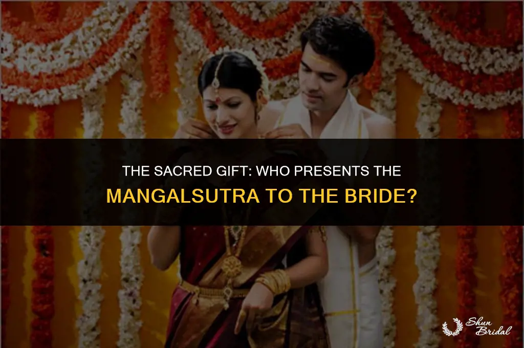 who gives mangalsutra to bride