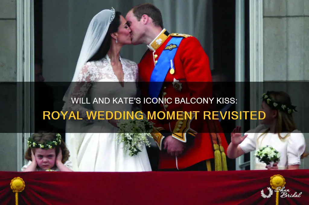 will and kate balcony kiss royal wedding